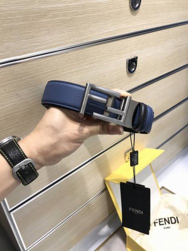 配送专柜包装 打孔针 特批p 新款 Fd 宽35 Mm 标志造型皮带，拉丝ff尾夹扣转式带扣，进口小牛皮搭配经典原版荔枝纹，支持nfc 芯片 ，镀金表面金属制品