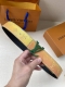 特 4.0宽:Pyramide Trunk L’Il 双面腰带以品牌经典元素烘托醒目数字印花，纪念 Virgil Abloh 的第七场路易威登时装秀。Lv Py