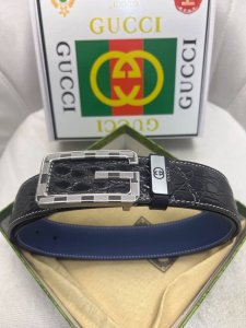 古驰 原单头层牛皮石头纹面，内衬头层牛皮兰色平纹底．搭配原单扣．此款腰带双面采用意大利原定厂制进口牛皮带身 ，对专版柜足宽4.0宽 DDD