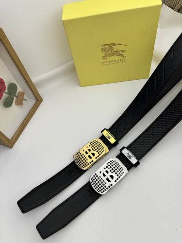 品名：巴宝莉 自动带 材质：原单牛皮腰带 百分百头层牛皮腰带保证真皮，24K纯钢扣，专柜原单品质、做工精细，时尚大牌，送人自用首选 包装： 请认准如图专柜包装赠