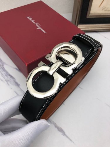 菲拉格慕：原单头层牛皮双面平纹带身，黑色与土黄双色一体：正反两面可用，搭配原单扣,原产皮料定制，专柜宽度3.5