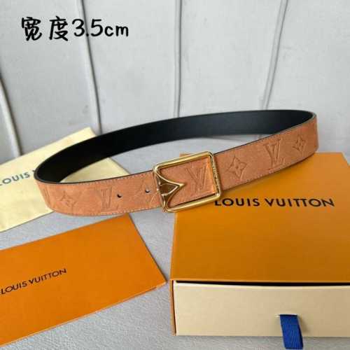 特 寬：35Mm 驢家新品 Nigo新品限量版 皮帶面採用全粒面壓品牌花紋 搭配原廠小牛皮底製成 全新造型搭扣造成 令人眼前一亮 雙面配戴 以一當二