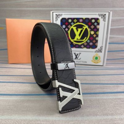 品名：Lv..路易..威登原单 材质：原单牛皮腰带 百分百头层牛皮腰带保证真皮，24K纯钢扣，专柜原单品质、做工精细，时尚大牌，送人自用首选 包装： 请认准如图