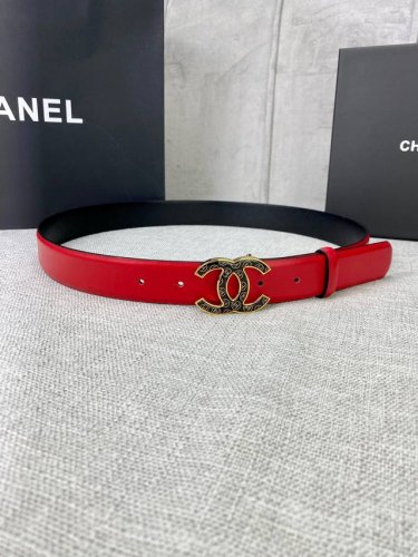 特 宽度3.0Cm Chanel 香奈儿 平纹牛皮金 银 色金属暗印品牌logo磨胶钢扣。