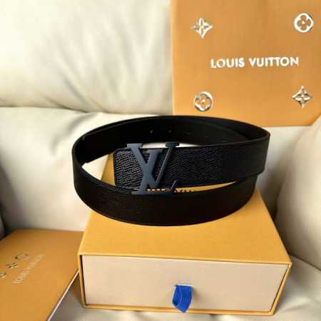 原版包裝 L0Uis Vuitt0N 驢家原單腰帶 寬度35毫米 腰帶採用一面頭層手掌紋皮內襯一面進口小牛皮底 搭配經典款五金 可雙面佩戴 經久耐用 時尚百搭款 - 点击图像关闭