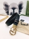 gucci双面皮革腰带，采用织纹皮革打造，装饰Gg带扣。金属配件深受品牌辉煌的70年代经典设计所影响，得以重新诠释。3.7Cm宽