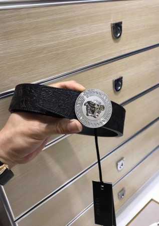 配送专柜包装 打孔针 专柜同款、实拍专柜官网，尺寸:宽38Mm，原版立体半脸间色美人头扣 ，极富设计美感 ，双面采用进口原版小牛皮压花，彰显个性，清晰美观，皮质 - 点击图像关闭