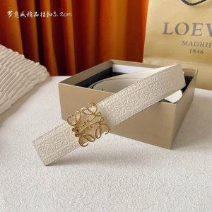 特P180 Loewe (罗意威) 专柜同款 新款压花 选用柔软双面小牛皮制作，时尚百搭，宽3.2Cm