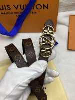 驴牌：经典单原品质，搭配经专典柜扣、宽度2.0高端大氣，头层荔枝底欢迎砸单、原系单列