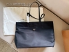 无盒 复刻版 Size：40*35Cm Prad Tote包 购物袋 专用的尼龙面料！ 轻便！舒服！实用性超强！ 又是一颗永久不过时的购物袋