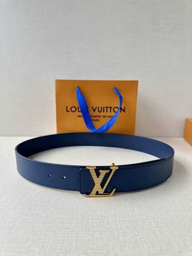 L0Uis Vuitt0N Lv 男士专柜品质水波纹腰帶 寬度40毫米 配置精钢字母搭扣 扣头可随意搭配 ～双面小牛皮设计 皮质柔软 手感细腻舒适