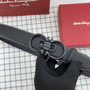 特 菲拉格慕 腰带35Mm 进口头层花皮。专柜走线 搭配新款钢扣