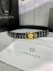 宽度4.0Cm Versace 范思哲 此款Palazzo腰带采用牛皮革面料制作，并饰有Le Pop Classique图案印花和标志性的美杜莎五金配件。