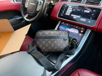 芯片版 高端货 最新款 “ Louis Vuitton ”Lv单肩包路易威登斜挎 差包 M46955 Louis Vuitton Alpha Messenger
