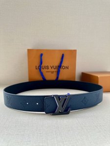 4.0宽:Lv官网同步进口荔技皮压花 搭配不锈钢经典挂扣 可双面使用