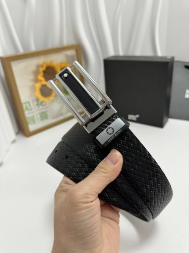 品名：万宝龙 Montblanc 材质：原单牛皮腰带 百分百头层牛皮腰带保证真皮，24K纯钢扣，专柜原单品质、做工精细，时尚大牌，送人自用首选 包装： 请认准如