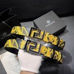 范思哲 宽4.0Cm 双面腰带，旋转扣，双面可用 新款男士皮革腰带，饰有立体La Medusa双面搭扣。皮带一面为光滑质地，另一面饰有棋盘格图案和Barocco