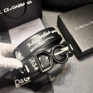 Dg宽4.0㎝ Dolce&Gabbana 新款 黑色印花小牛皮腰带，摩登干练配饰，缀以双色电镀金属 Dg 徽标搭扣