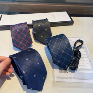 G家专柜新款 Gg标识印花领带 男士领带，稀有采用经典小G Logo提花展现精湛手工与时尚优雅的理想选择，这款领带将标志性完美的结合，以时尚搭配手法演绎的更显雅