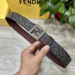 特 Fendi 芬迪 专柜同款 宽4.0Cm 双环正反用腰带 Ff按钉搭扣 酒红色Cuoio Romano皮革材质 反面面料带有烟草黄和黑色Ff图案 黑色珐琅金