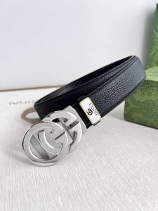 品名：古奇.Gu...Cci 腰带自动带 皮带 型号：自动扣，纯钢材质自动扣，自动带身，尾部外穿款 材料：百分百头层牛皮，保证真皮。24K纯钢扣专柜同等质量，
