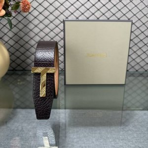 汤姆福特最新网红爆款双面头层牛皮专柜同步3.8宽新款上市了，原版牛皮，搭配铜扣，优雅，大方用的方便。谢谢你转载。