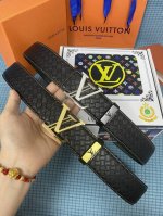男款腰带：Lv 路易威登原单牛皮腰带 男款皮带：材质百分百头层牛皮腰带保证真皮皮带，专柜原单品质、做工精细，时尚大牌，送人自用首选包装： 请认准如图专柜包装赠送