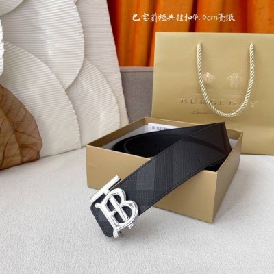 巴宝、莉面经典格纹Pvc，搭配专柜精品挂扣，真空电镀，手感柔软，时尚个性，经典百搭，宽4.0Cm 顶级
