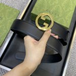 高端品质，实物拍摄 配全套礼盒 ：Gucci 專櫃最新升华版本 寬度38毫米 進口小牛皮壓花衬托稀缺的原廠意大利樹膏皮 搭配做工精緻的gg扣
