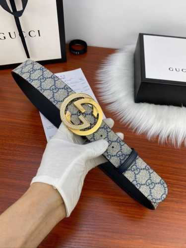 宽度3.8Cm Gucci 經典款G家花面带身 頭層皮底；搭配原單镶钻鋼扣 採用精挑細選進口頂級牛皮，手感柔軟細膩！做工精緻 商務既有時尚的男士 女士腰帶