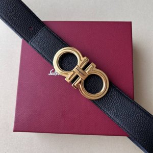 菲拉格慕 尺寸:带宽40Mm 正品尺寸 五金材质:专柜精品扣，真空电镀，工艺精细 带身材质:天然头层牛皮，质感十足，手感柔软。时尚个性，经典百搭！可自行选择搭配