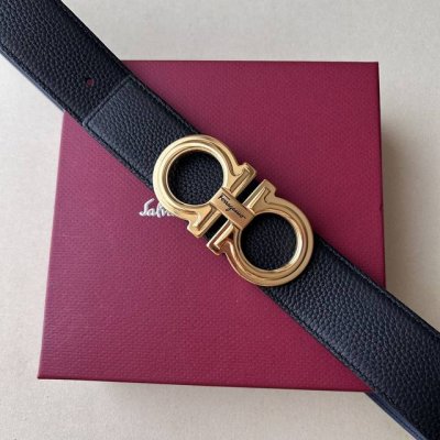 菲拉格慕 尺寸:带宽40Mm 正品尺寸 五金材质:专柜精品扣，真空电镀，工艺精细 带身材质:天然头层牛皮，质感十足，手感柔软。时尚个性，经典百搭！可自行选择搭配
