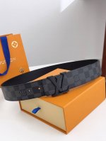 特 Lv.路易威登 全套包装 原版品质 代工厂货品 40Mm宽度 正品一体铸造五金钢扣，原厂皮料 双面原厂定制面料，区别市场货