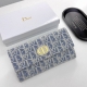 Dior 0938 乳白色颜色 乳白色 尺寸 19*10.5*3.5Dior专柜最新款火爆登场！采用进口小牛皮，绝美绣线，做工精致，媲美专柜！
