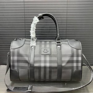 Burberry 巴宝莉 男士包 印花旅行袋 机场包 手提袋 经典百搭 实物拍摄 原厂原版面料 高端品质 配送防尘袋 45 X 25 Cm。