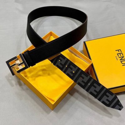 特P200 Fendi/芬迪 宽38Mm 标志造型宽皮带。原版Ff双层扣，进口原版小牛皮制成。印有浮雕黑Ff 图案。镀金表面金属制品，品质保证。