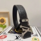 品名：Lv..路易..威登 材质：原单牛皮腰带 百分百头层牛皮腰带保证真皮，24K纯钢扣，专柜原单品质、做工精细，时尚大牌，送人自用首选 包装： 请认准如图专柜