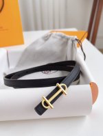 特 爱马仕 宽度1.3Cm 原厂Ep掌纹小牛皮搭配平纹小牛皮底皮，双面可用。杜克普斜针走线，意大利芬尼斯油边，精细做工。