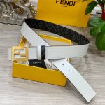 Fendi 芬迪 专柜同款 宽4.0Cm 双环正反用腰带 Ff按钉搭扣 白色cuoio Romano皮革材质 反面面料带有烟草黄和黑色ff图案 黑色珐琅金属饰面