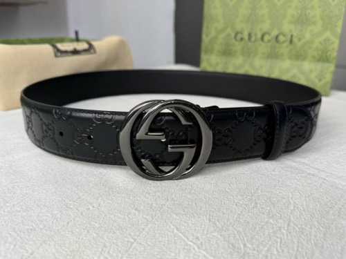 原单品质 Gucci 古驰男款互锁G金属扣腰带，采用热压技术的Gucci Signature真皮精制而成，触感厚实，印花图案清晰分明。4厘米 65637200