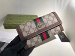 Guccl 8757颜色 咖色尺寸：11*9*3Gucci 专柜最新款出货！采用里外头层小牛皮 ，做工精致，超多卡位，超薄款设计，携带方便！