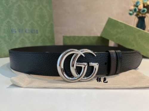 中国新年Gucci男士宠儿精选40Mm腰带，双G带扣旋转设计使用灵活，牛皮手感细腻轻触亲肤，无论设计到做工，倾力打造。