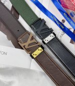 皮带：Lv..路易..威登顶级复刻. 腰带：原单品质百分百进口原厂头层牛皮，保证真皮。哑面烤漆喷砂工艺.真空电镀.永不掉色.24K纯钢扣头层小牛皮荔枝纹双面两用
