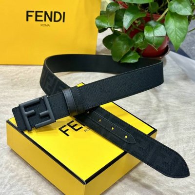 特 FENDl 芬迪 专柜同款 宽3.8CM 原版定制布料 FF图案布料材质 黑色皮革内衬 单钉镀钯金属配件 时尚潮流 经典系列