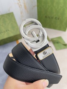 品名：古奇.Gu...Cci 腰带自动带 皮带 型号：自动扣，纯钢材质自动扣，自动带身，尾部外穿款 材料：百分百头层牛皮，保证真皮。24K纯钢扣专柜同等质量，