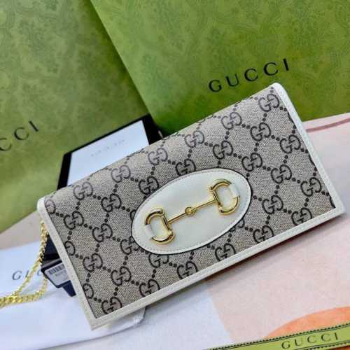 Guccl 621993 链条包颜色 白色 棕色尺寸： 19*10*4 1955 马鞍扣Woc手机. 卡. 口红. 钥匙...必带小物件一包搞定，还有拉链隔层。