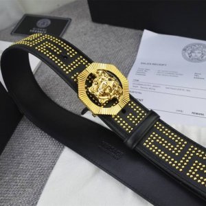 范思哲 ，宽4.0Cm， 原单货，专柜同款、实拍图，带身采用原厂进口原版皮镶满纯铜柳丁，.牛皮，结合精致的美人图扣头，时尚与美的聚焦，触碰手感舒适，有质感，清晰