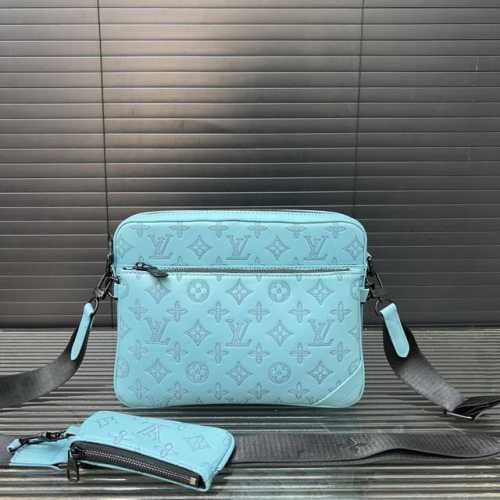 Louisvuitton 路易威登 Lv Trio三合一 印花邮差包 单肩包 男女通用斜挎包 经典百搭 实物拍摄 配送防尘袋 礼盒 25 X 18 Cm。