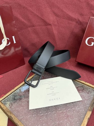 G针扣 Gucci 款号 673921 An 1000 表面材料是定制进口小牛皮 宽度3.5Cm 皮圈缝制立体Gg五金配饰 方形简约针扣
