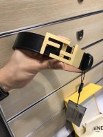 特 配送专柜包装 打孔针 新款 FD 宽35 MM 支持NFC 芯片扫描，标志造型皮带，原版亮面间纹F铆钉扣，进口原版 黑色粒面小牛皮配原版老花制成，镀金表面金